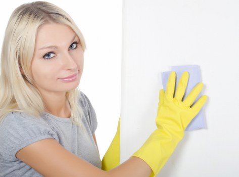 Bedroom and living area cleaning in Brompton home